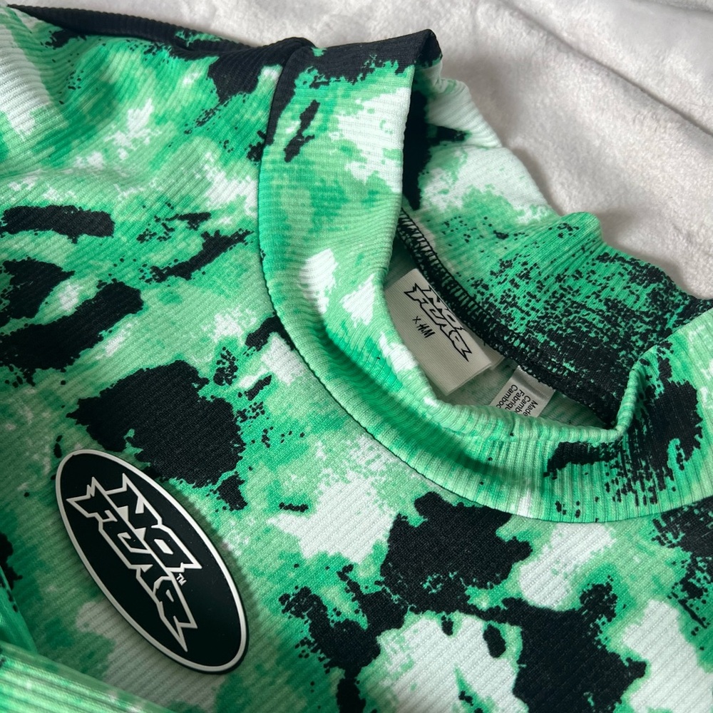 SOLD H&M No Fear Long Sleeve Crop Top